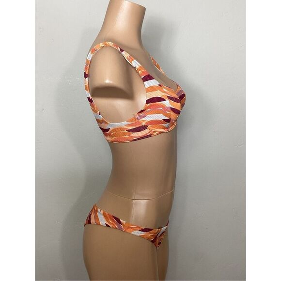 New. L*SPACE Tori top and bitsy bottom. Retails $ 198. Small - Picture 11 of 16